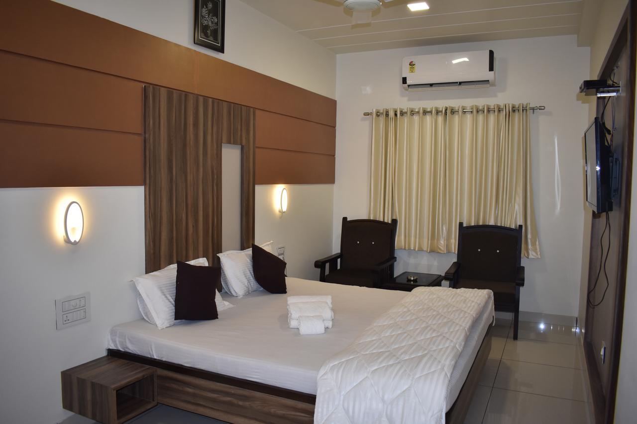 Hotel Shyam Palace Bhuj Luaran gambar