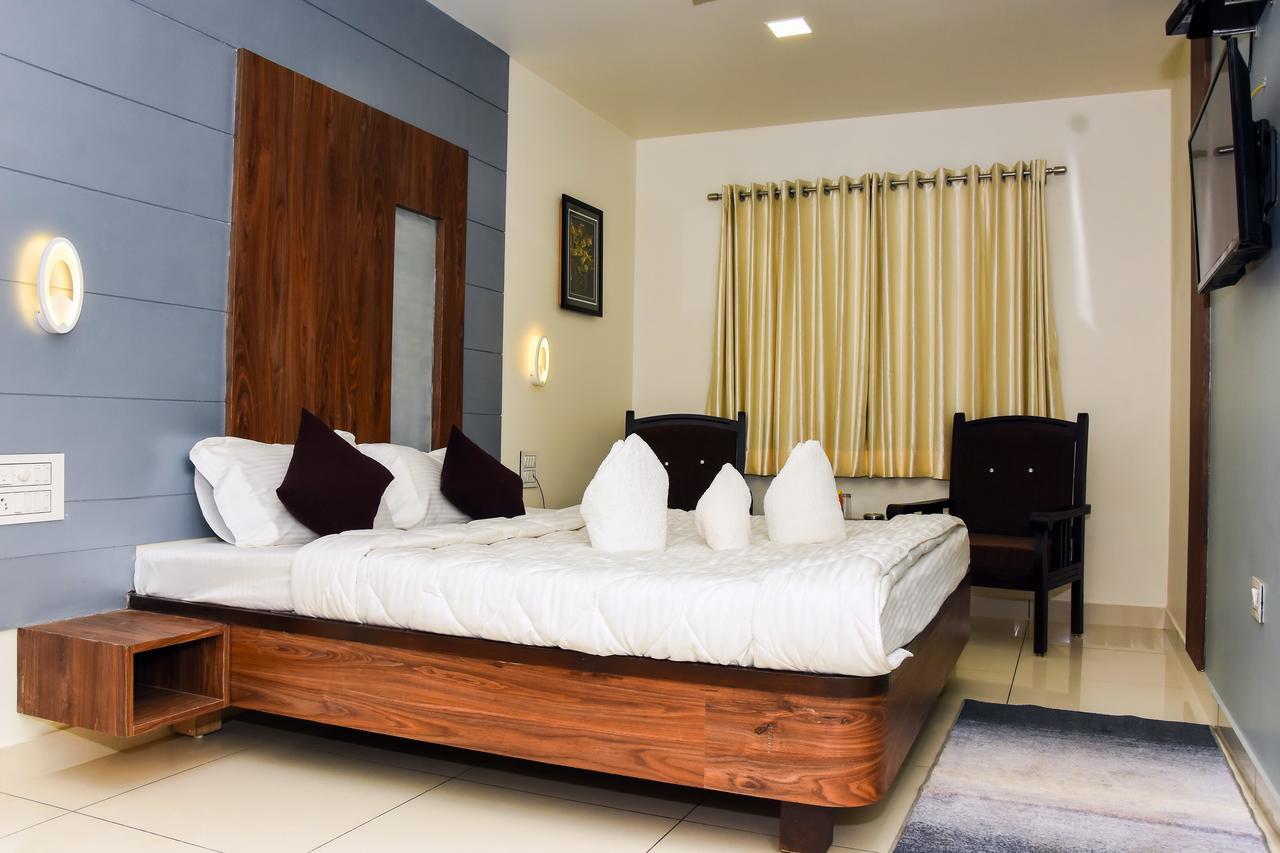 Hotel Shyam Palace Bhuj Luaran gambar