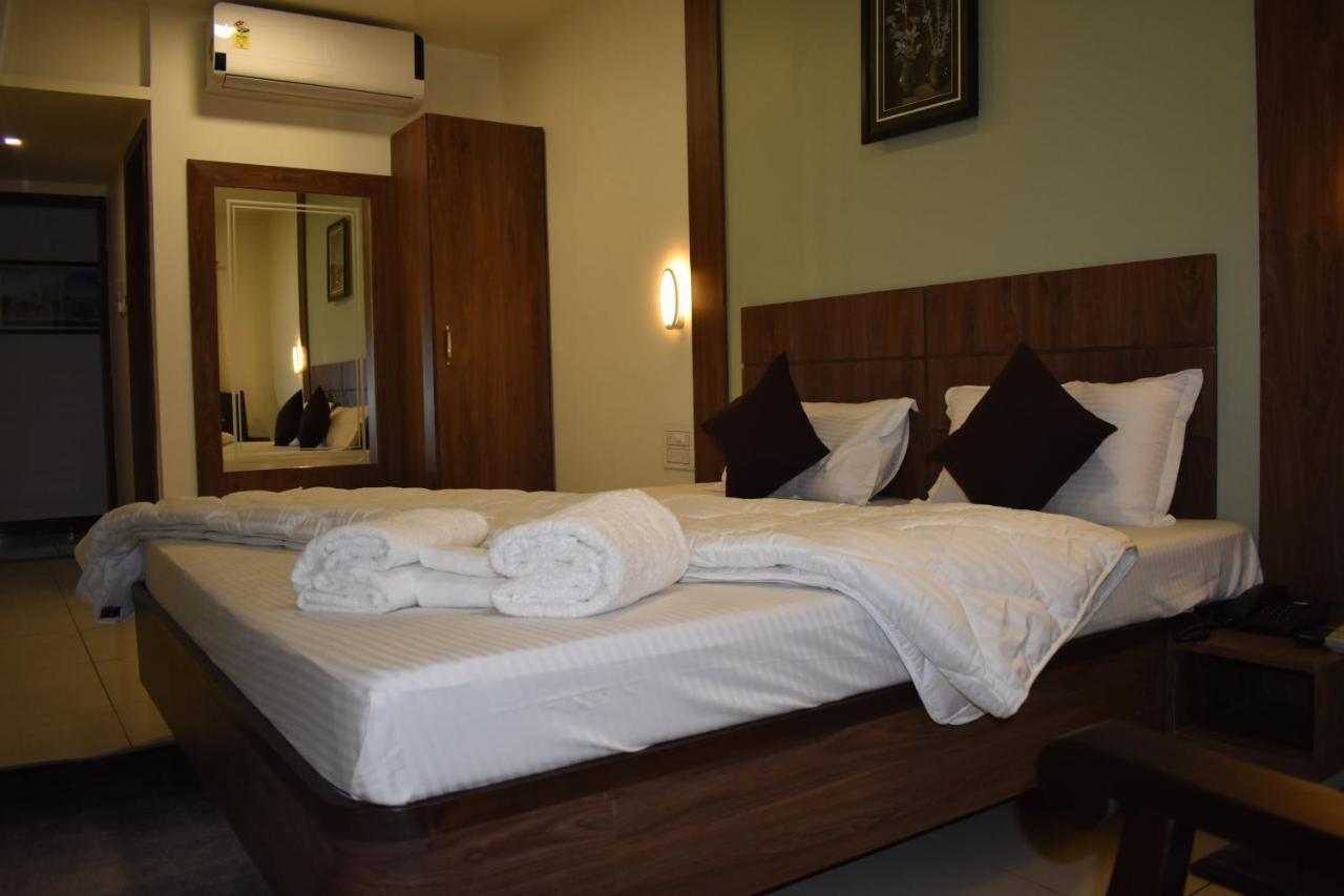 Hotel Shyam Palace Bhuj Luaran gambar