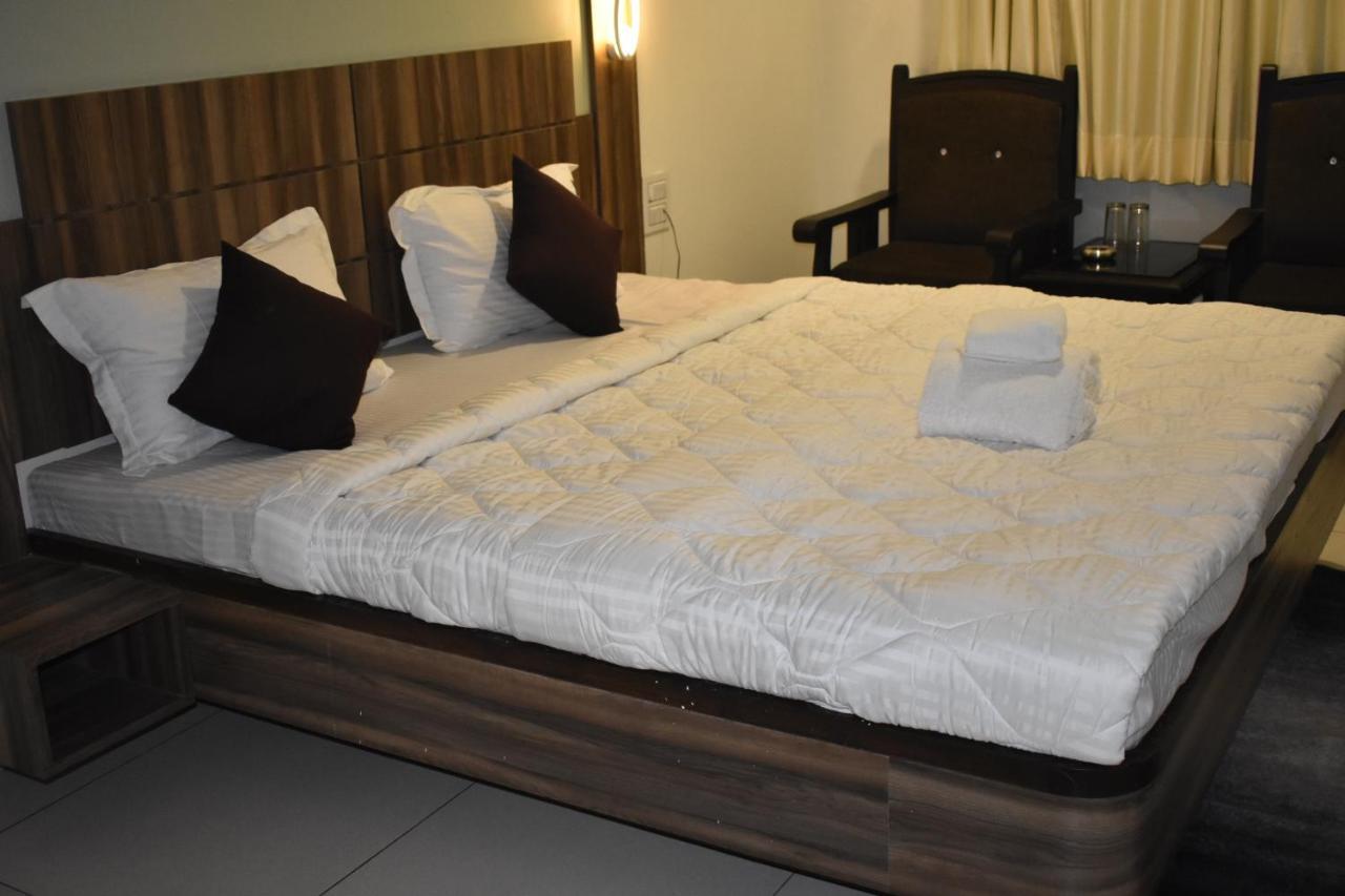 Hotel Shyam Palace Bhuj Luaran gambar