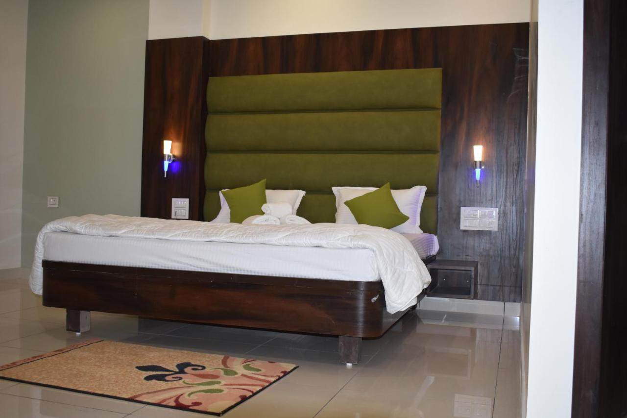 Hotel Shyam Palace Bhuj Luaran gambar