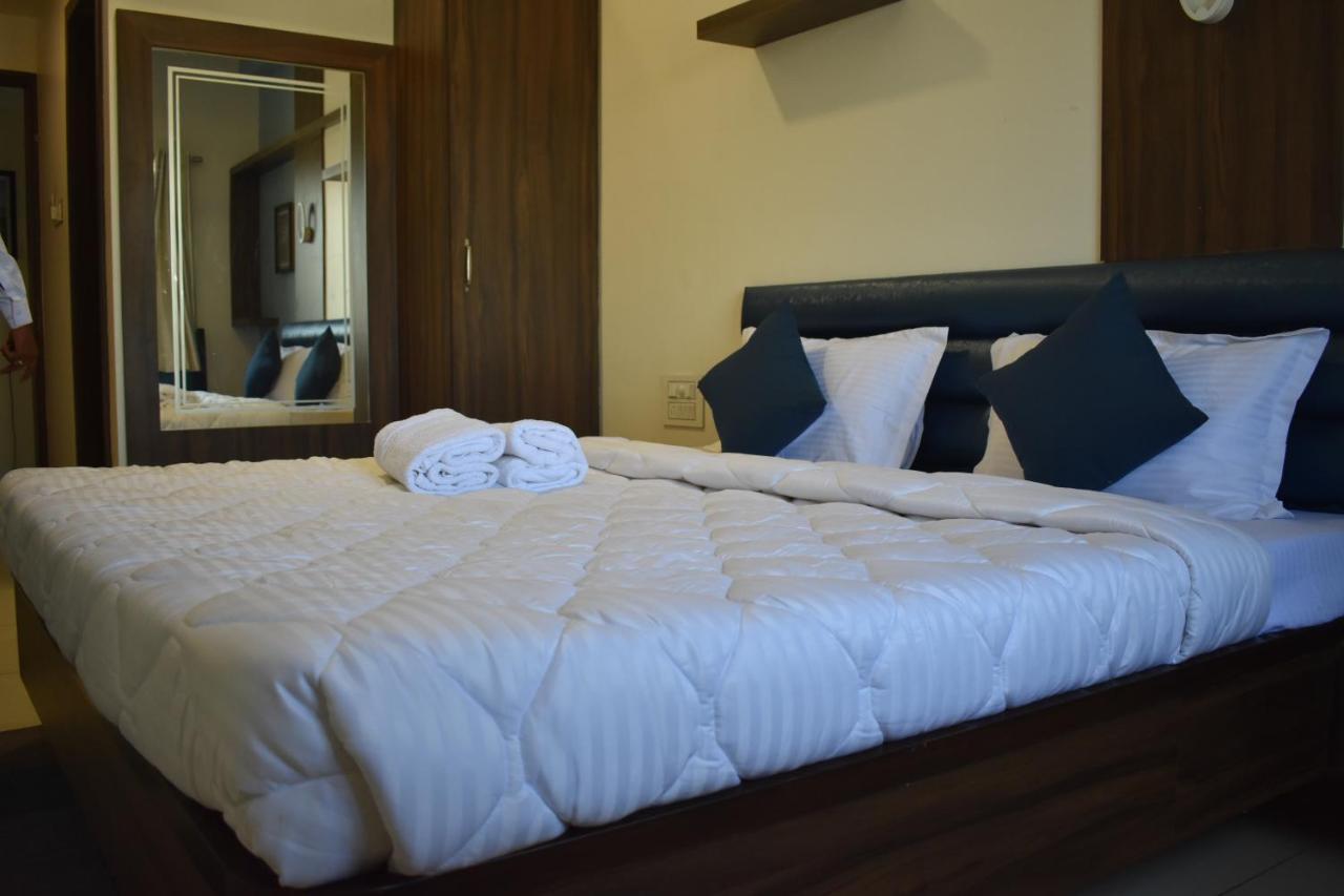 Hotel Shyam Palace Bhuj Luaran gambar